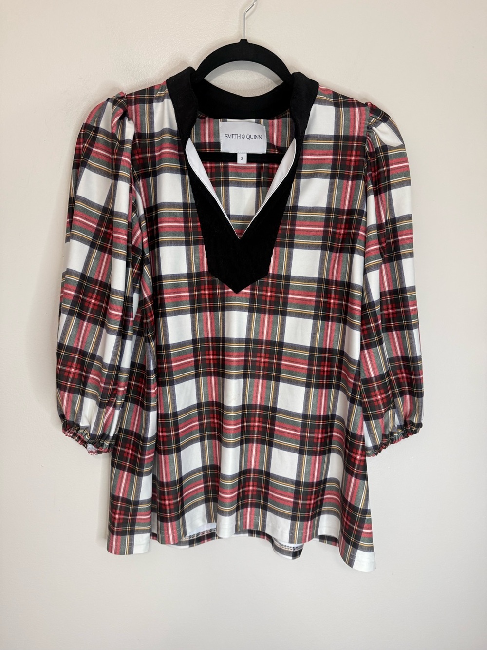 Smith & Quinn Red Plaid velvet V-Neck Puff Sleeve Top size small